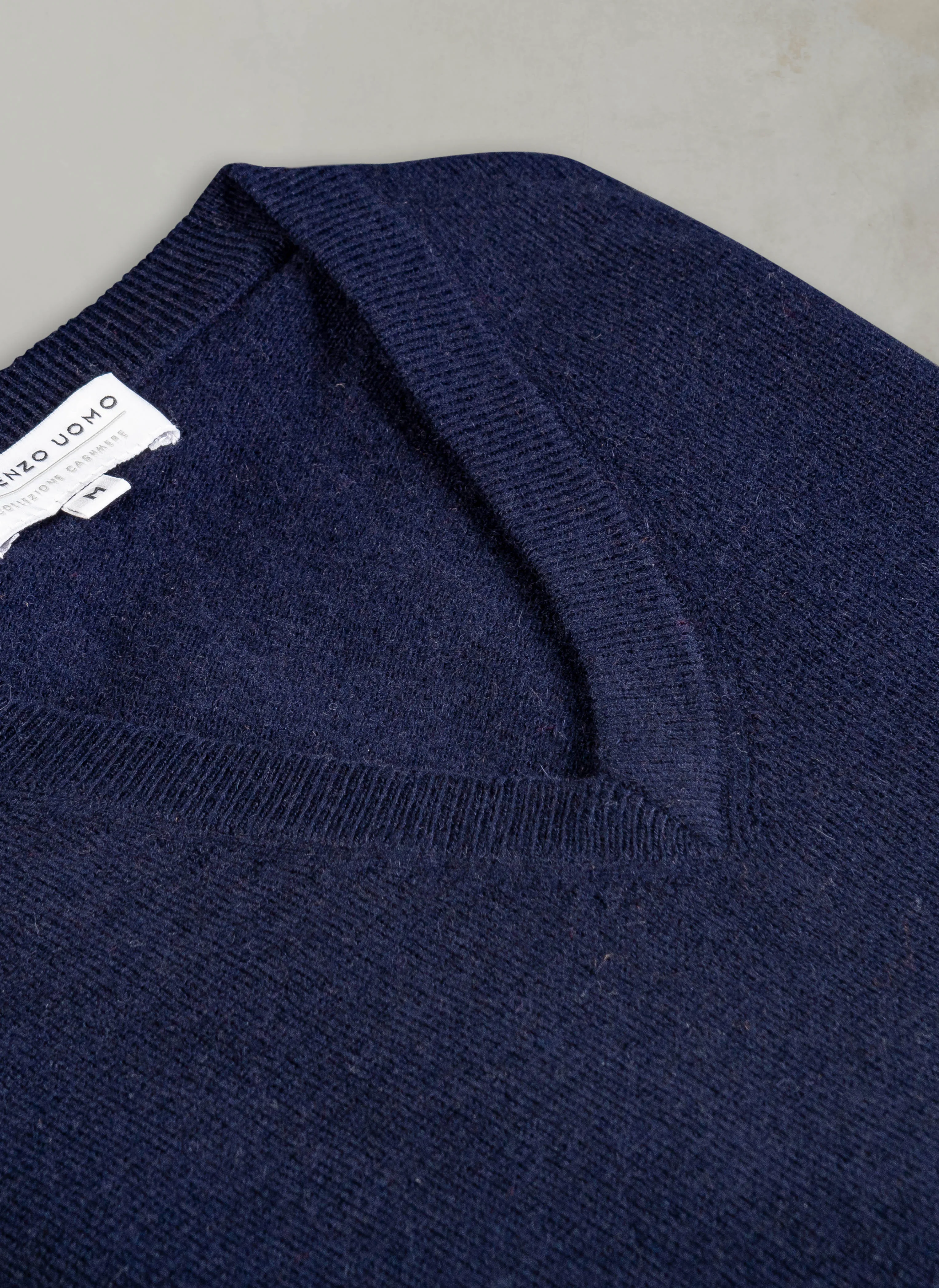 Men's Tribeca V-Neck Cashmere Sweater in Navy